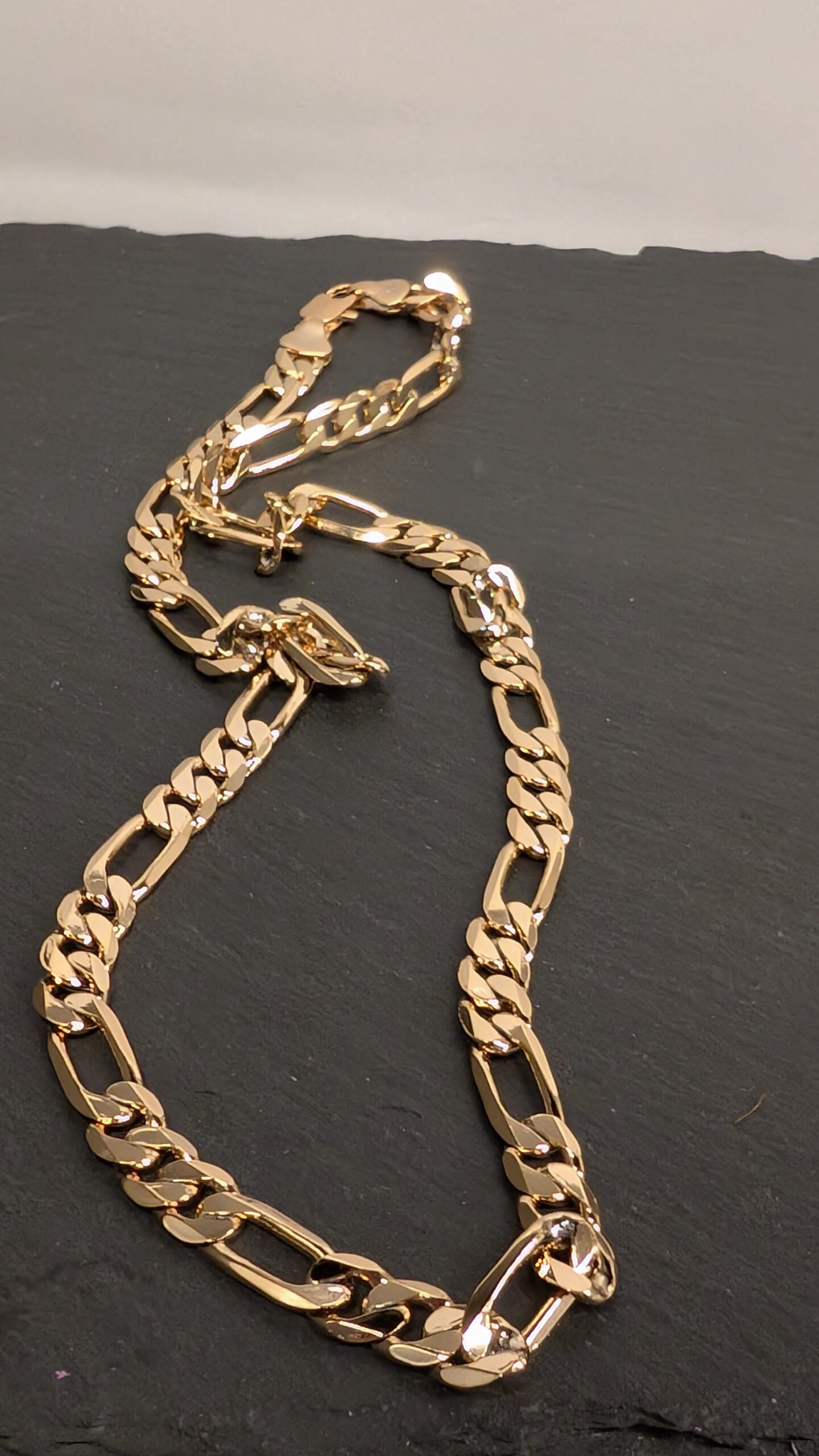 Blizgus.lt – medicininio metalo papuošalai grandinėlės